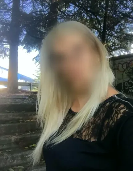 Alena, 32