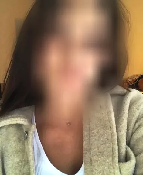 Alexandra, 28