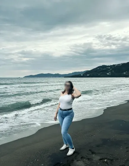 Isabella, 21