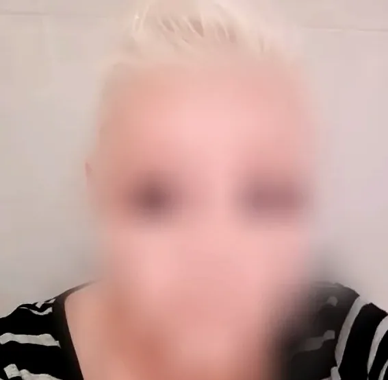 Ivona, 39