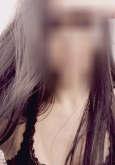 Larissa, 36