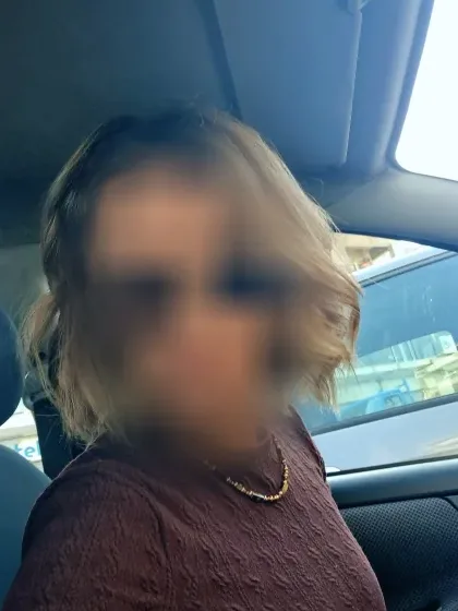 Leonie, 33