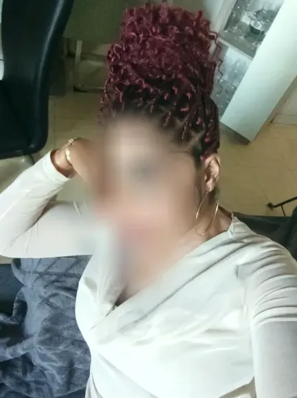 Nicole, 36