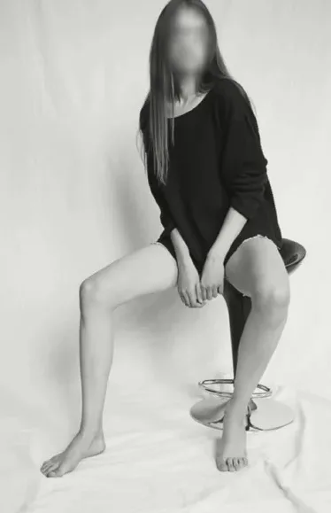 Sabine, 28