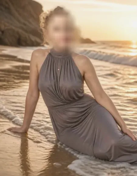 Sabrina, 40