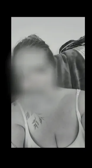 Valentina, 28