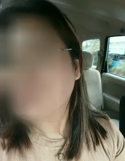 Viktoria, 33